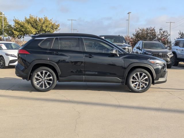 Used 2023 Toyota Corolla Cross XLE w/ Convenience Package image 6