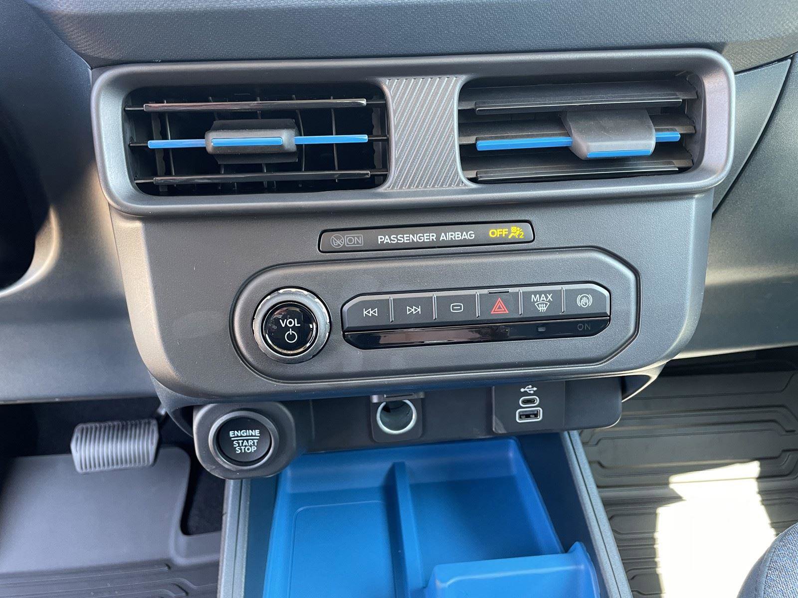 New 2025 Ford Maverick XLT w/ XLT Luxury Package image 18