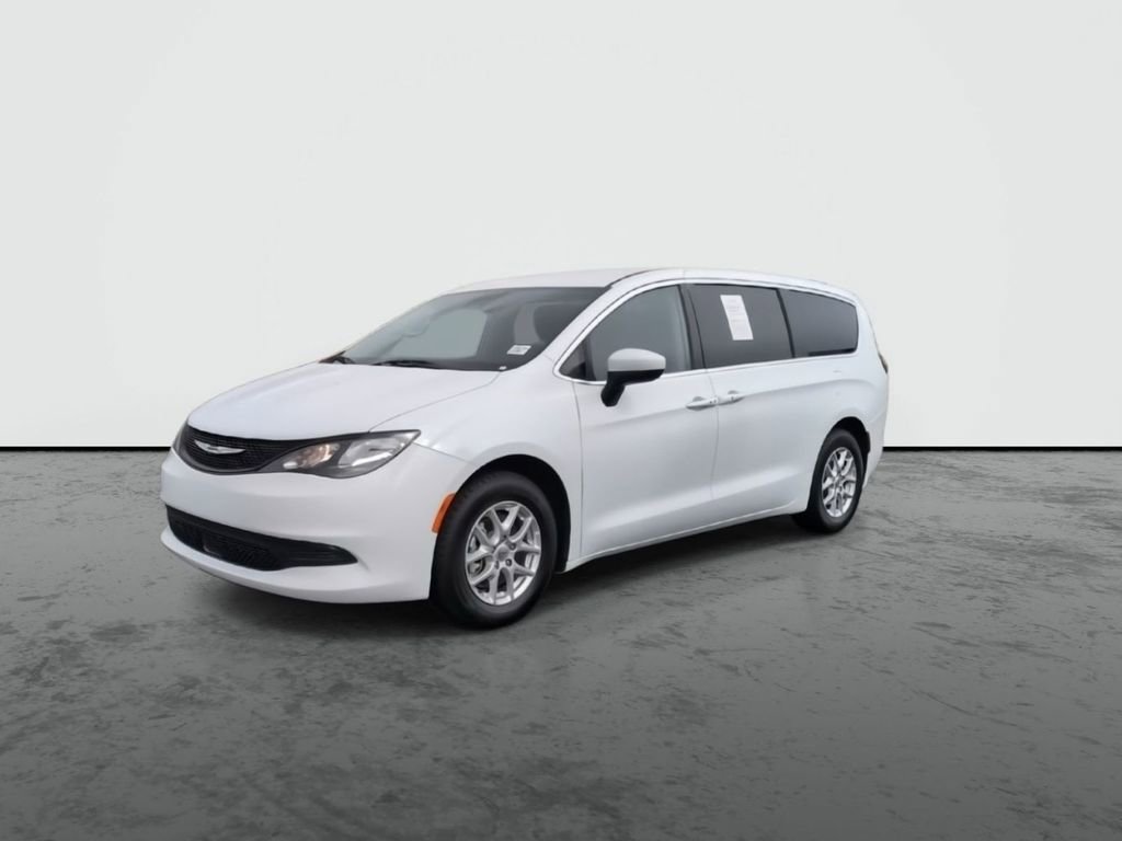 Used 2023 Chrysler Voyager LX FWD image 4