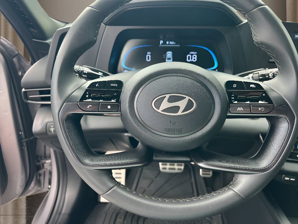 Used 2025 Hyundai Elantra Sport image 21