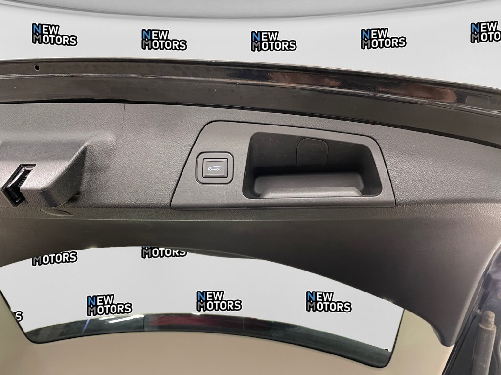 Used 2019 Buick Envision Essence AWD/4WD image 17