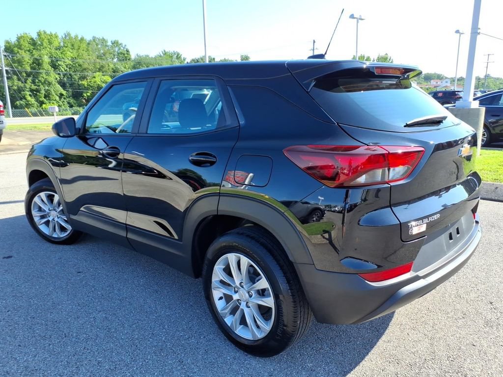 Used 2023 Chevrolet TrailBlazer LS FWD image 17
