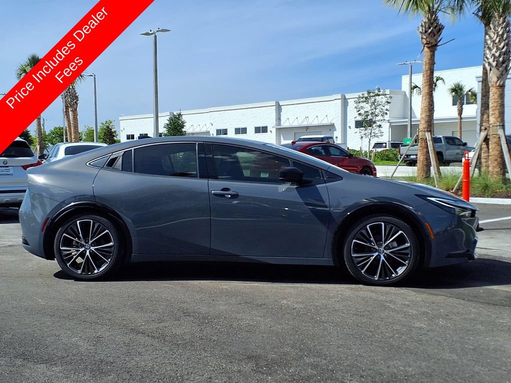 Used 2023 Toyota Prius XLE FWD image 8
