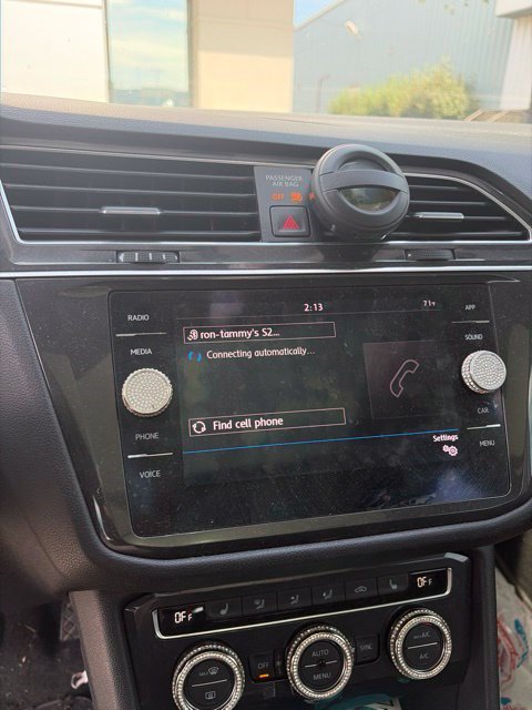 Used 2019 Volkswagen Tiguan SE w/ Panoramic Sunroof Package FWD image 9