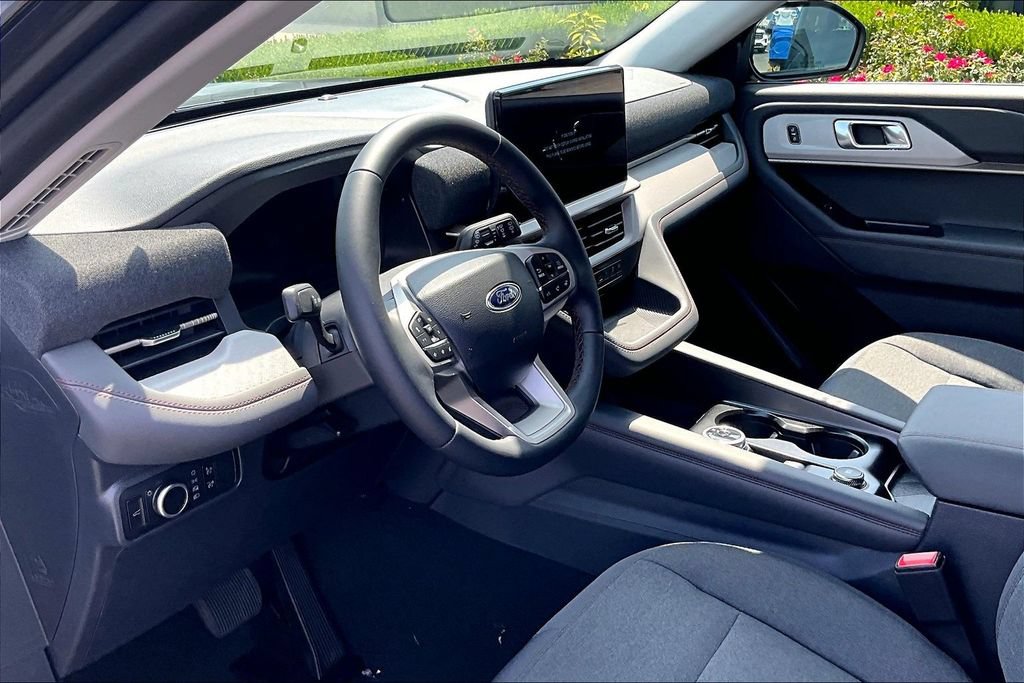 New 2026 Ford Explorer Active RWD image 6