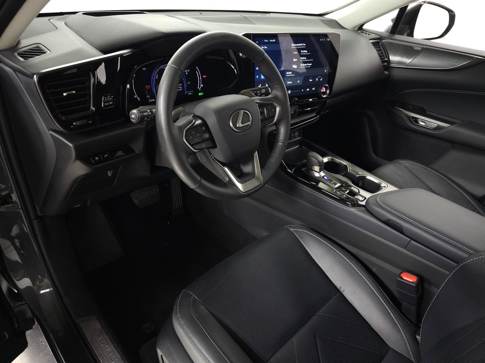 Certified 2025 Lexus NX 350h AWD w/ Accessory Package (2T) image 17