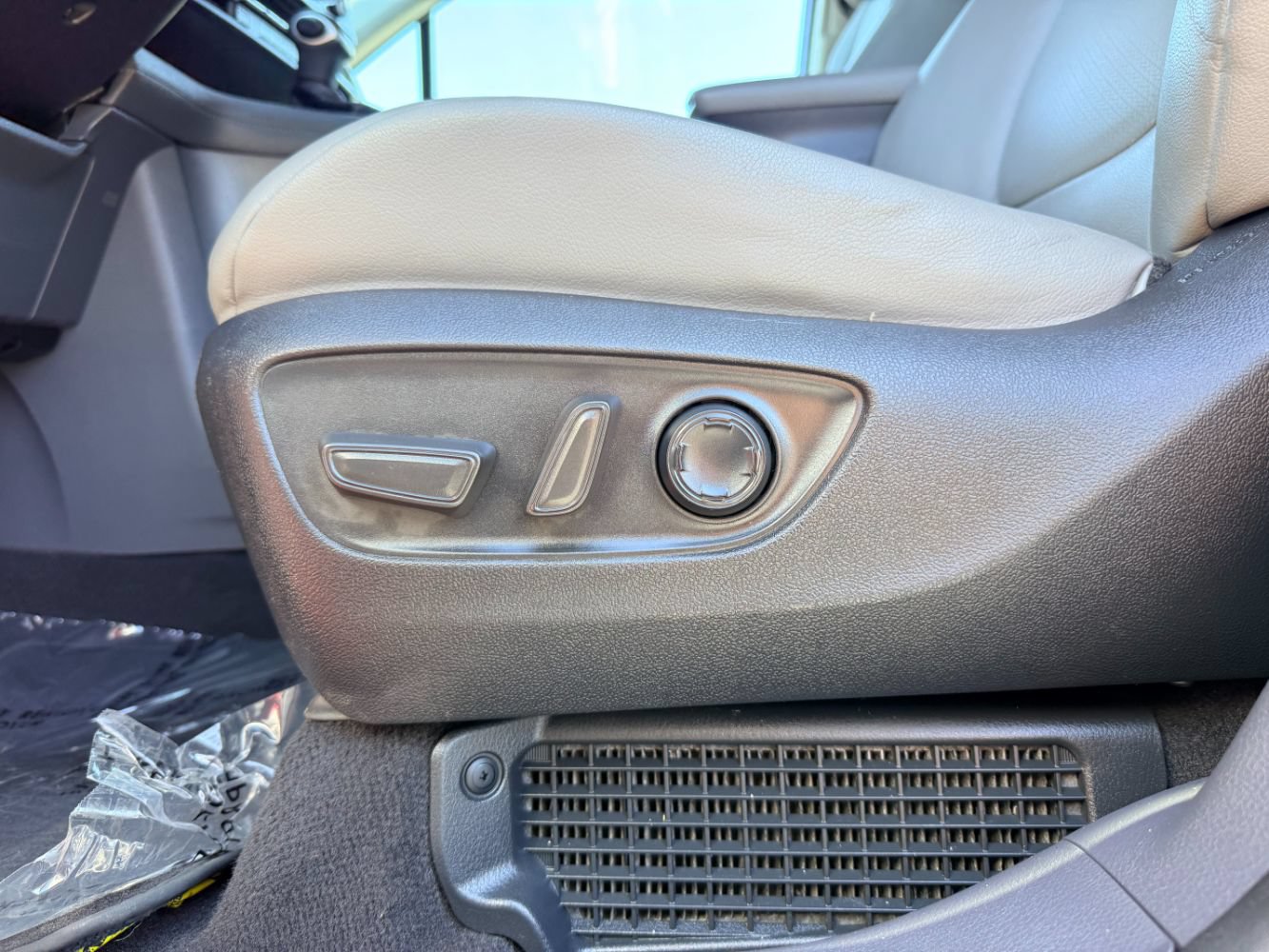 Used 2022 Toyota Sienna XLE AWD/4WD image 22