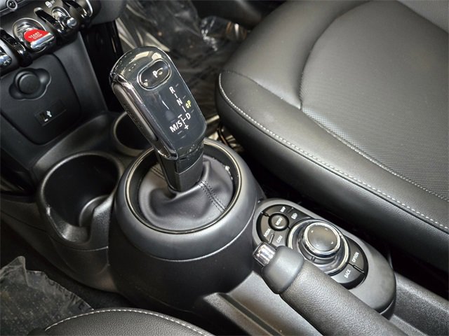 Used 2023 MINI Cooper 4-Door Hardtop image 23