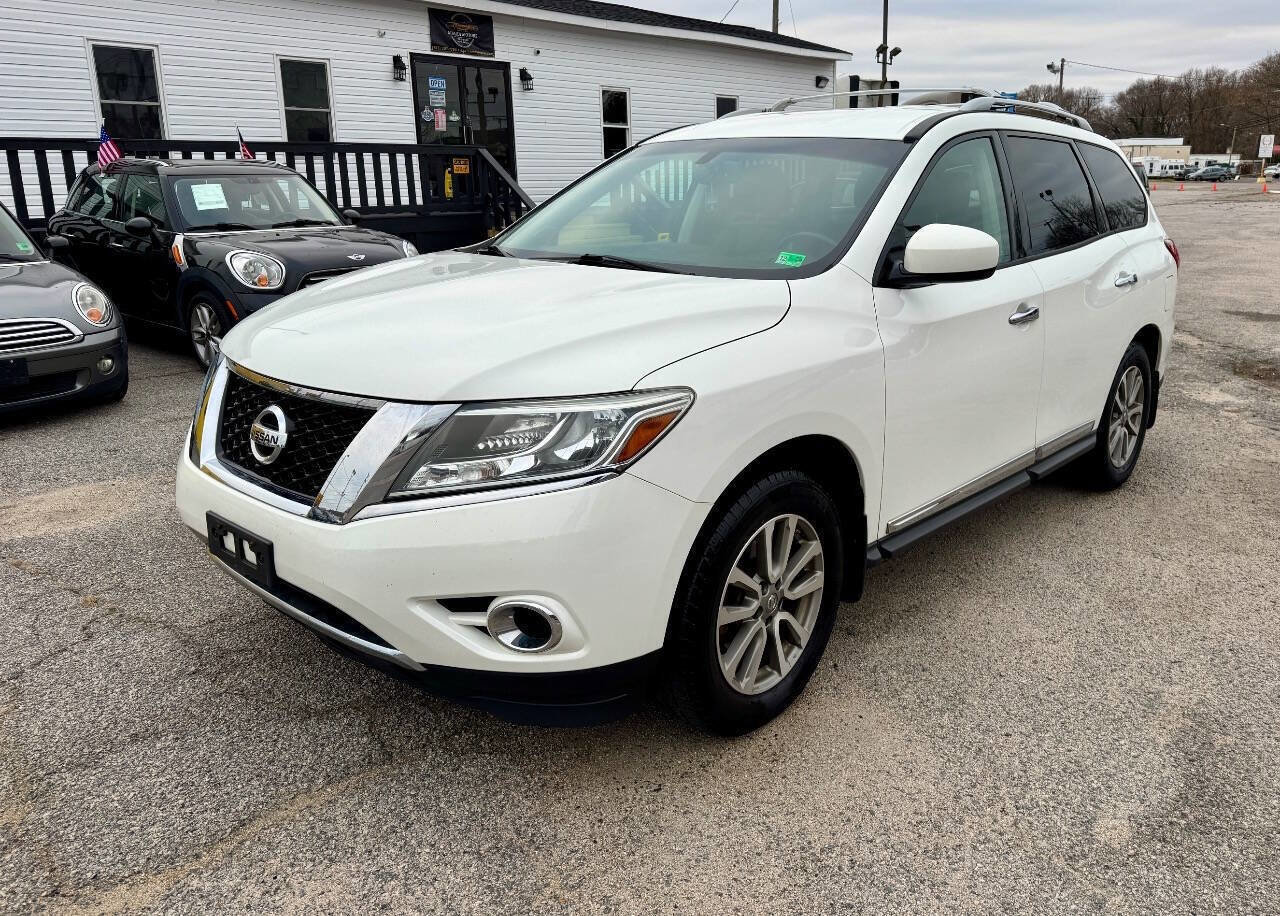Used 2014 Nissan Pathfinder SL w/ SL Tech Package