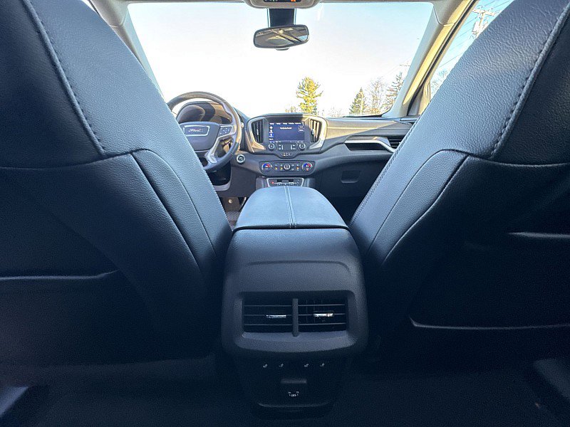 Used 2022 GMC Terrain Denali w/ Denali Premium Package image 19