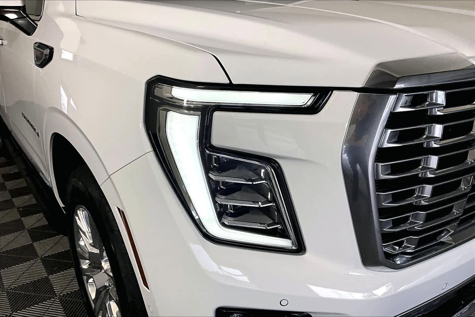 Certified 2025 GMC Yukon Denali AWD/4WD image 27