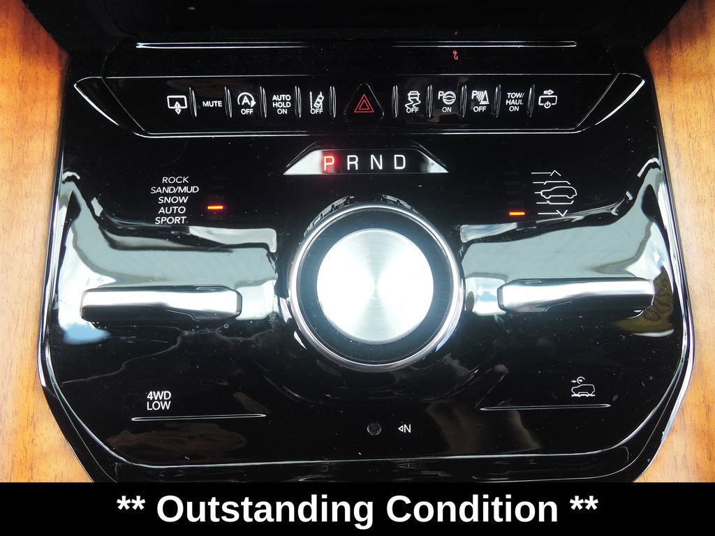 Used 2023 Jeep Grand Wagoneer Series III AWD/4WD image 21