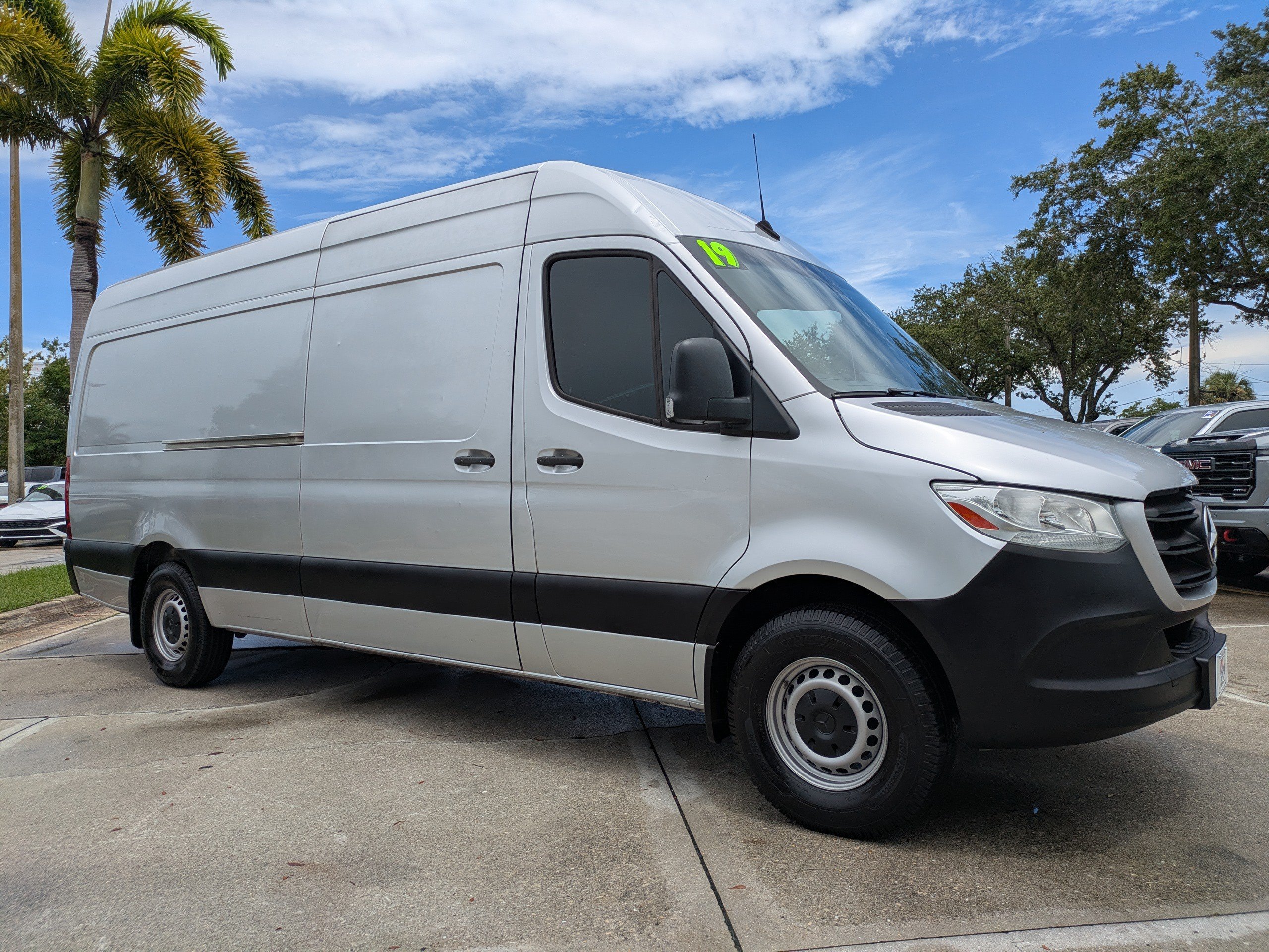 Used 2019 Mercedes-Benz Sprinter 170 image 2