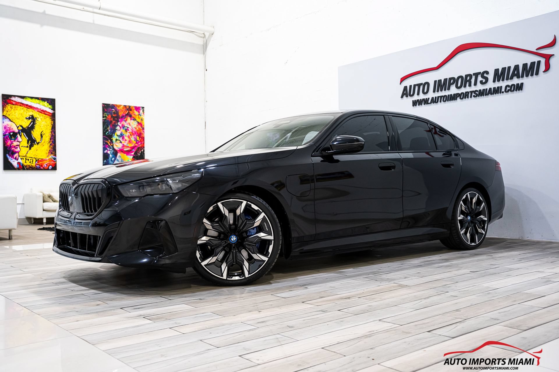 Used 2025 BMW 550e xDrive w/ Executive Package AWD/4WD image 3