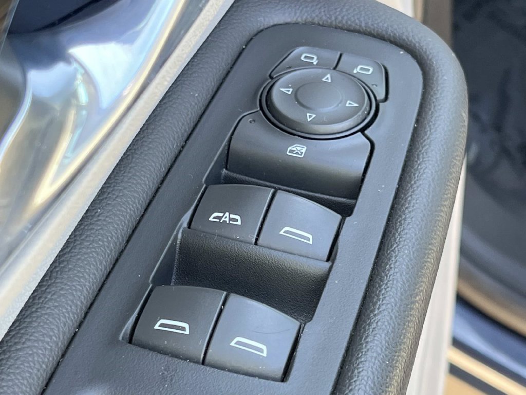 Used 2019 GMC Terrain SLT w/ Preferred Package FWD image 33