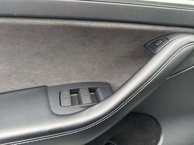 Used 2023 Tesla Model Y Long Range image 16