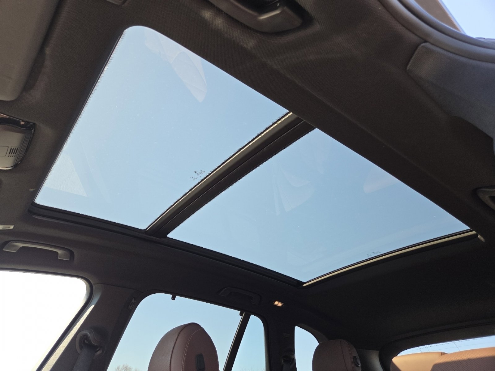 Used 2023 BMW X5 xDrive40i w/ M Sport Package image 3