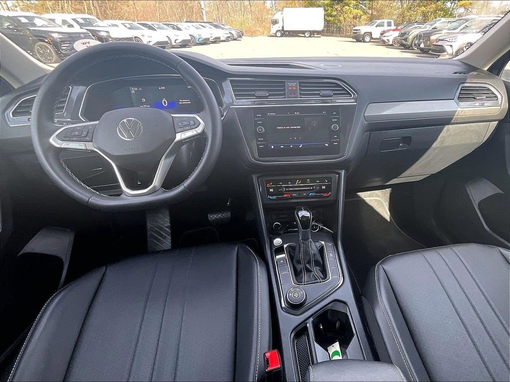 Used 2023 Volkswagen Tiguan SE AWD/4WD image 20