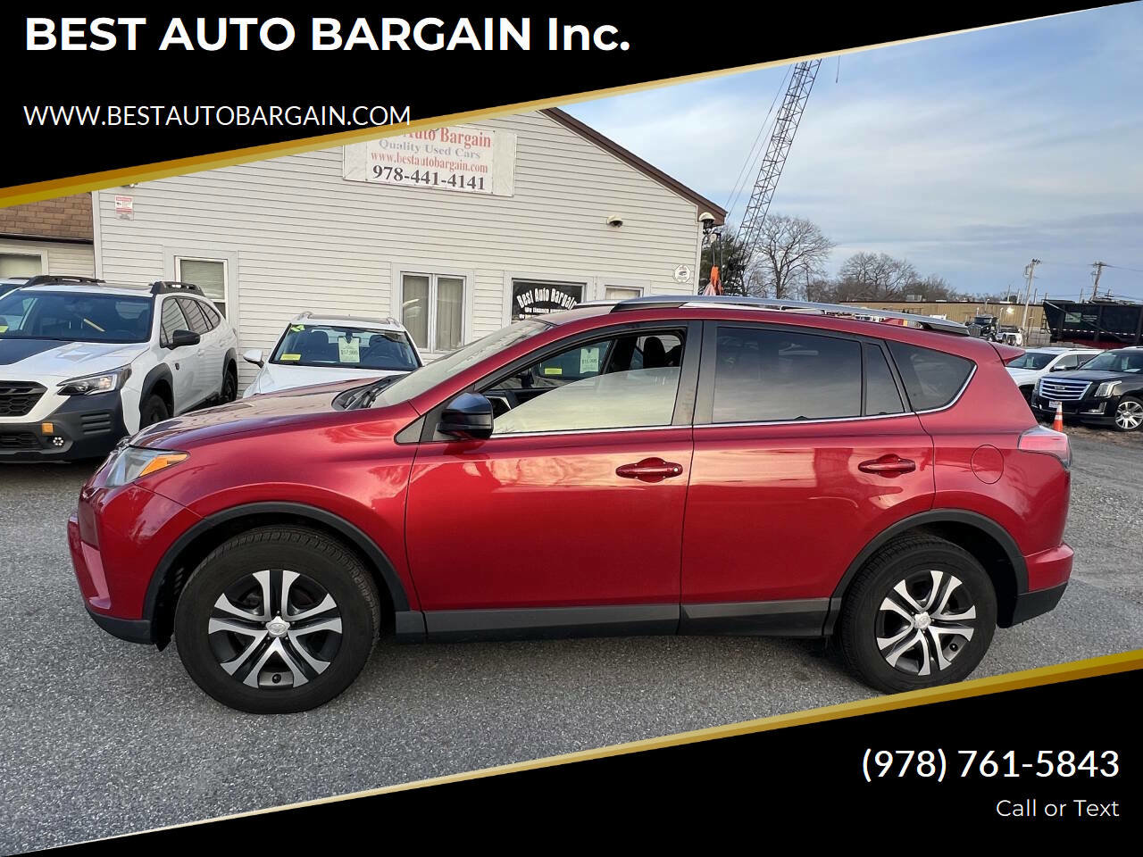 Used 2017 Toyota RAV4 LE image 1