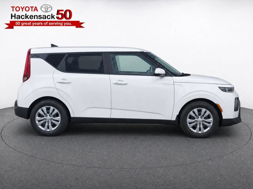 Used 2021 Kia Soul LX FWD image 8