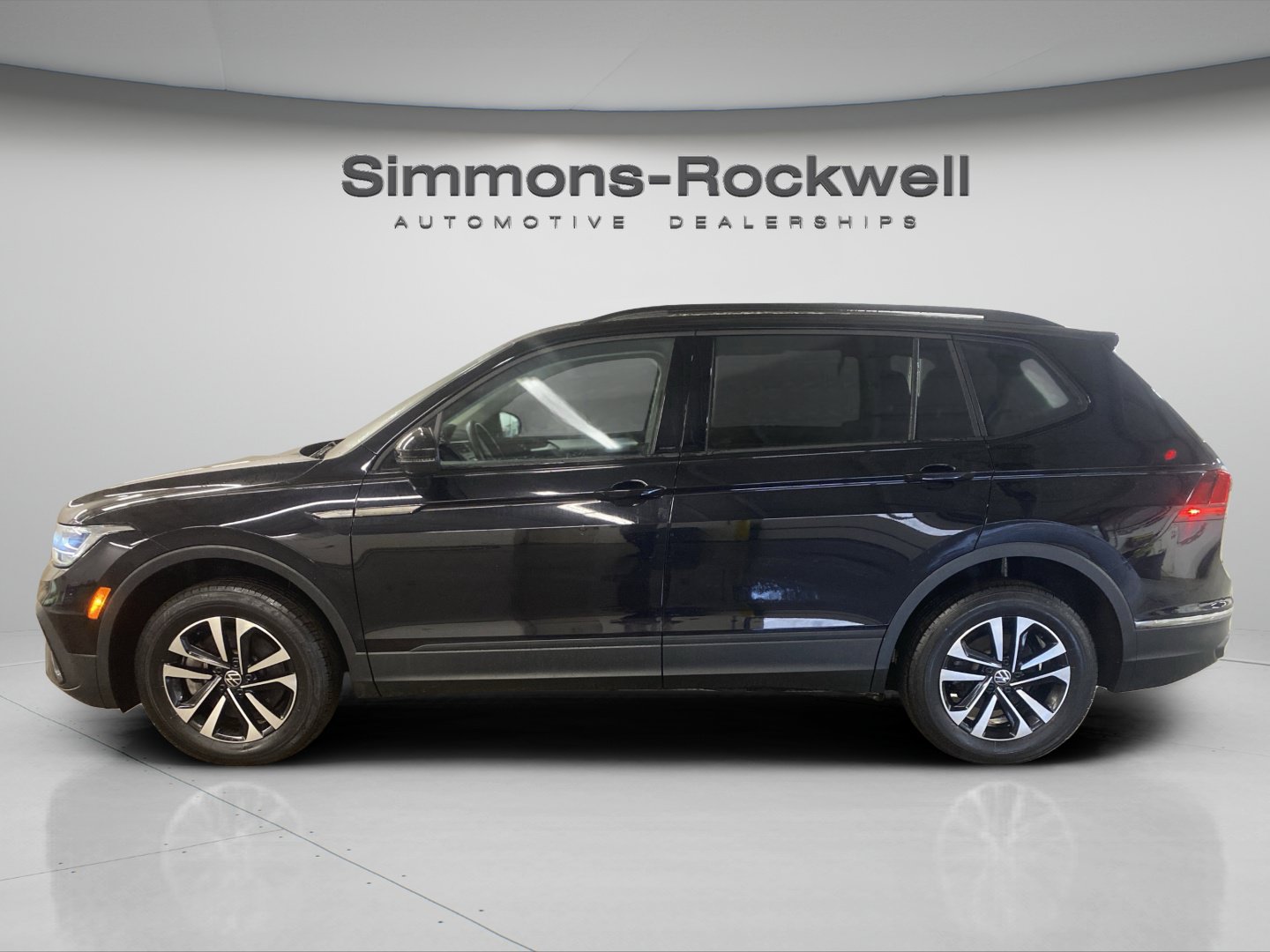 Used 2023 Volkswagen Tiguan S AWD/4WD image 2