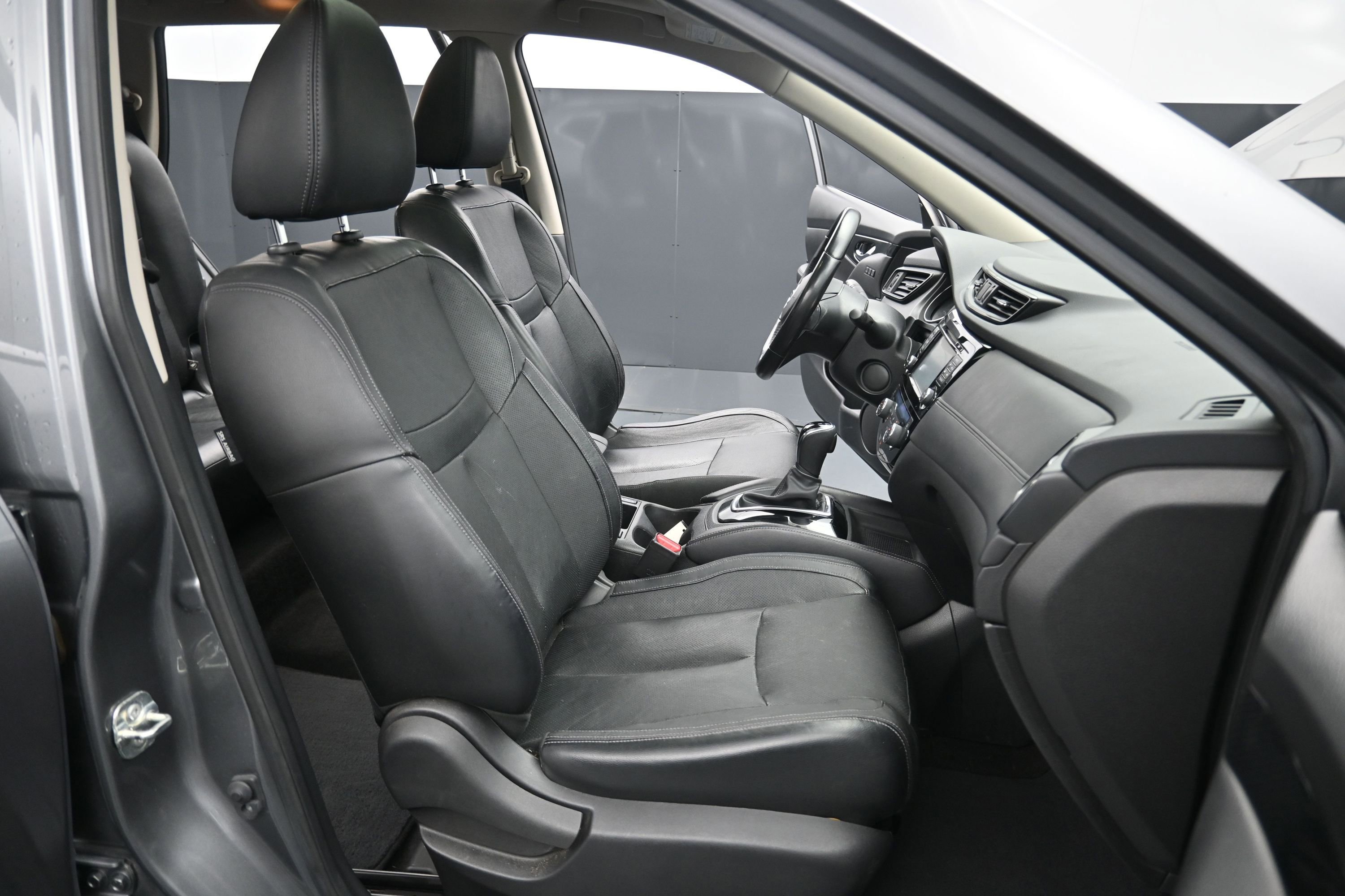 Used 2017 Nissan Rogue SL w/ SL Premium Package FWD image 27