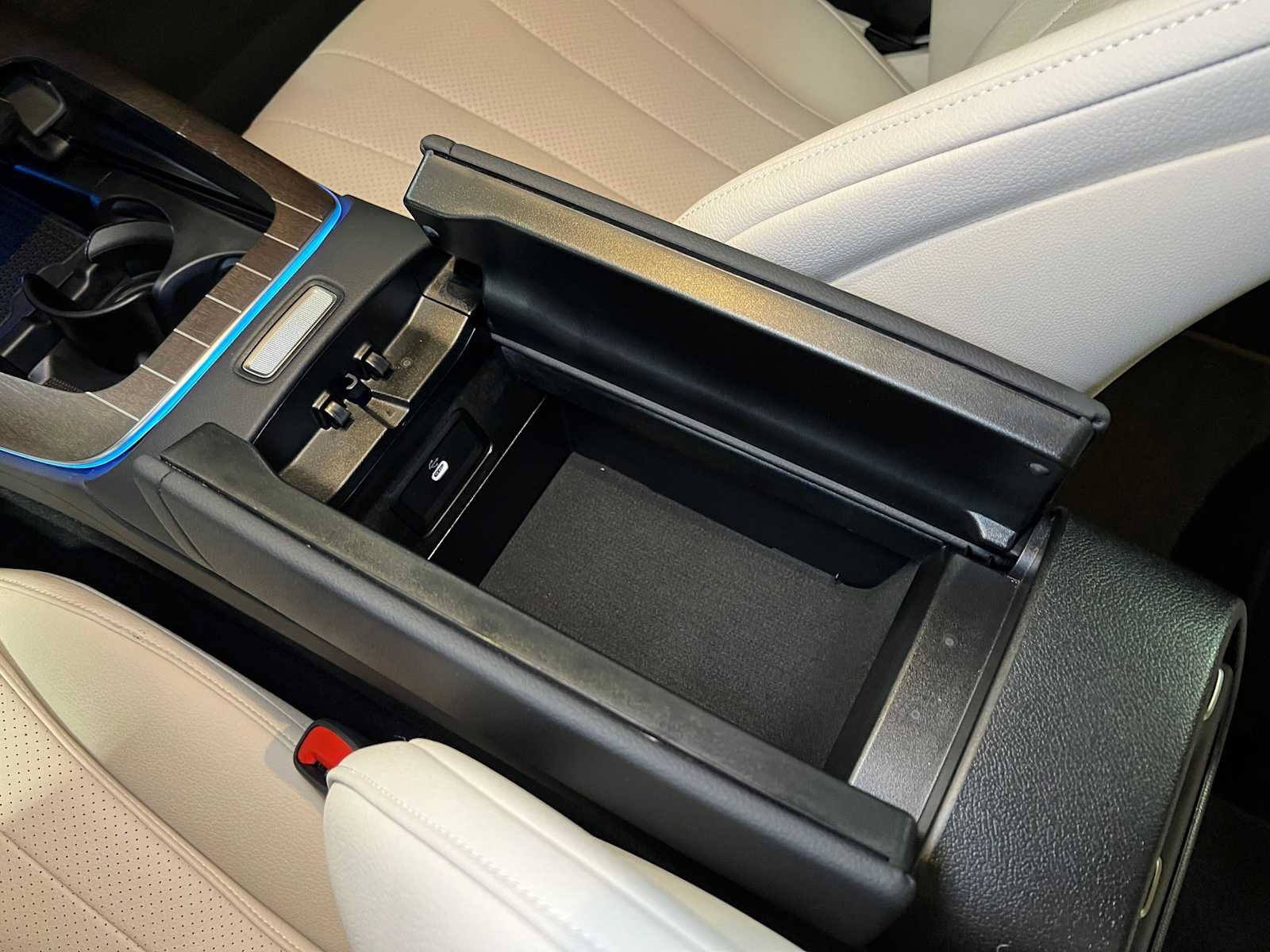 Used 2025 Mercedes-Benz E 350 Sedan image 34