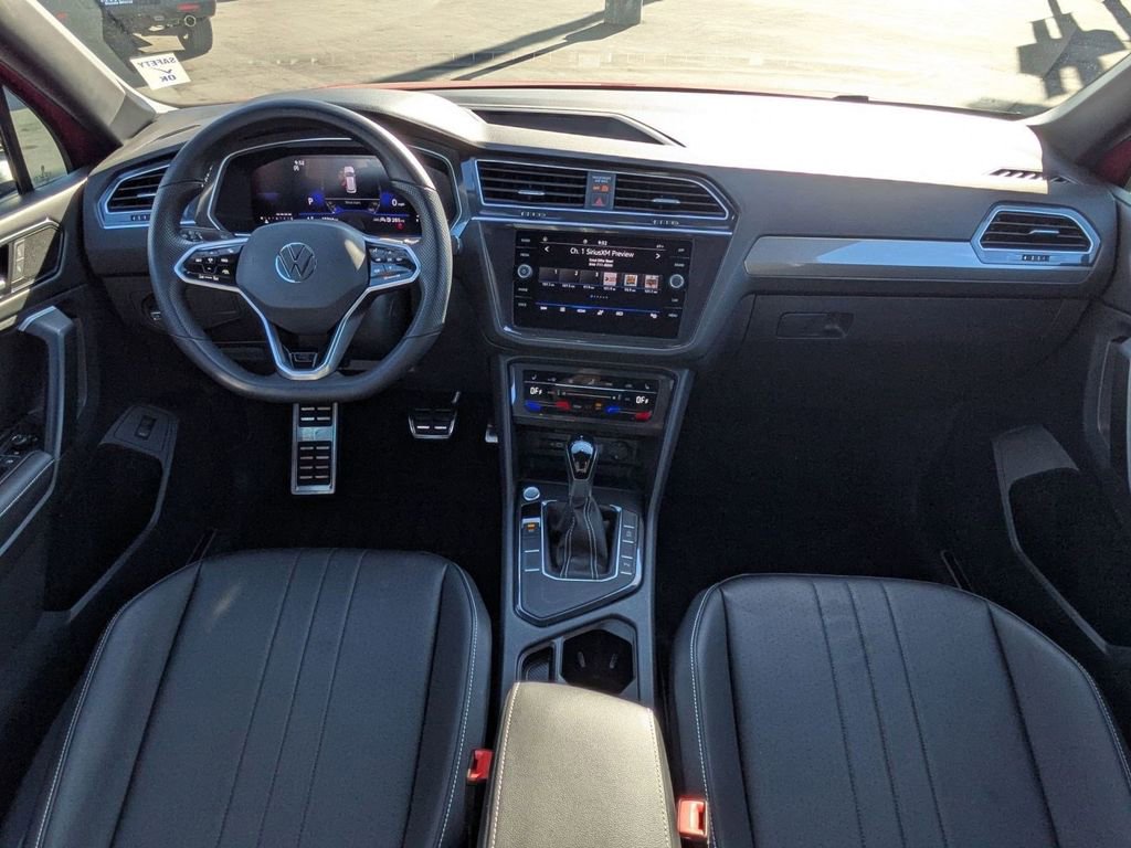 Used 2024 Volkswagen Tiguan SE R-Line image 14