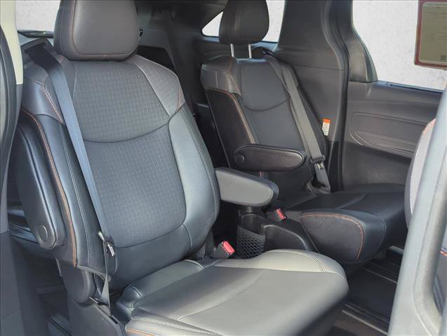 Used 2022 Toyota Sienna XSE FWD image 27
