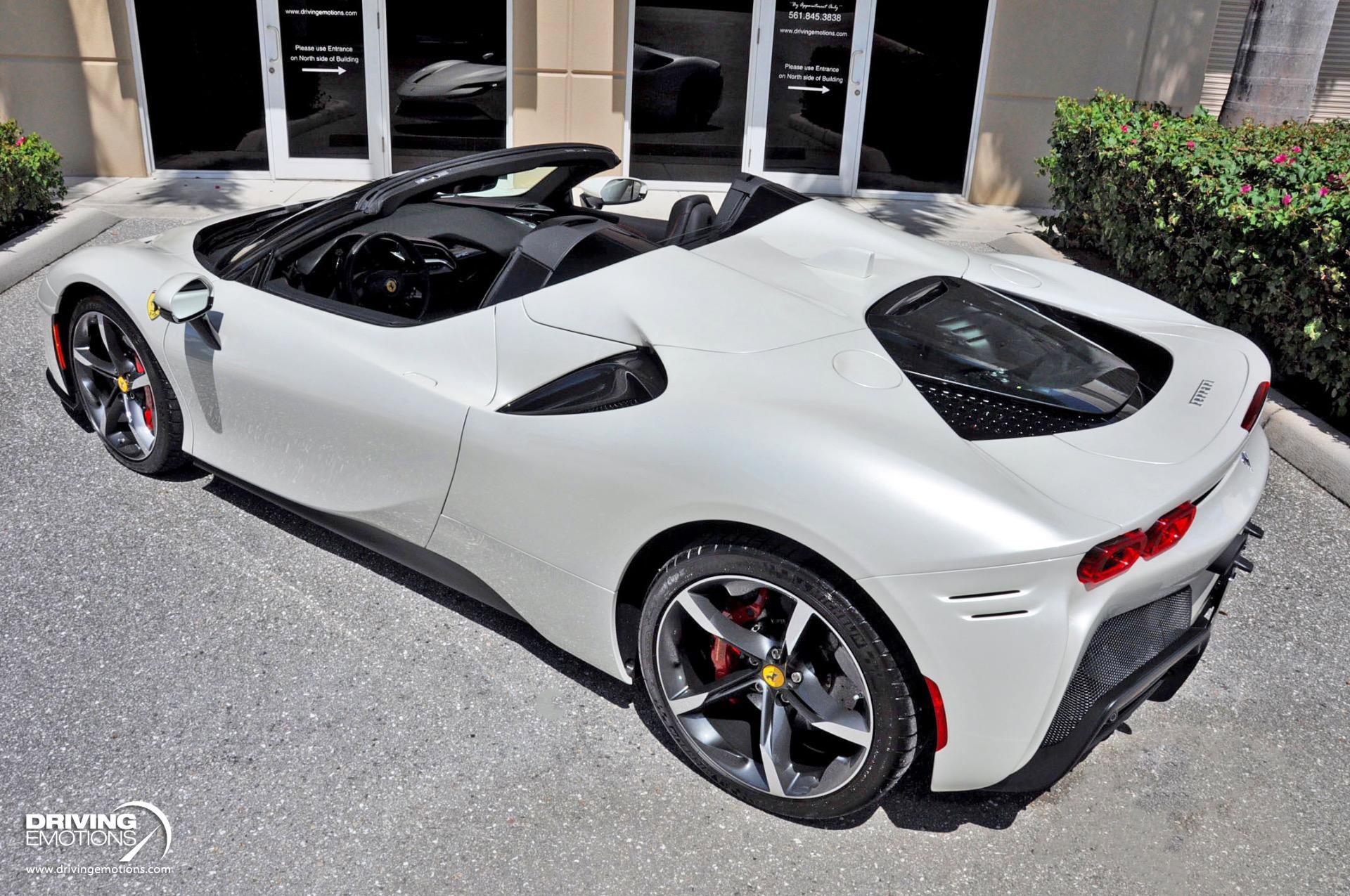 Used 2024 Ferrari SF90 Spider image 30