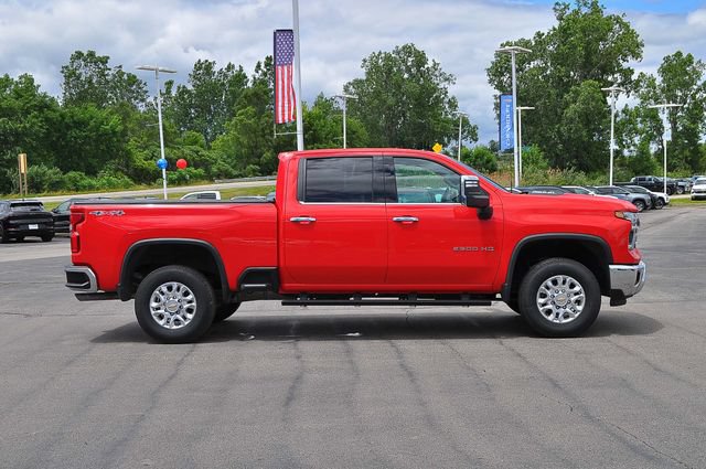 Used 2024 Chevrolet Silverado 2500 LTZ w/ LTZ Convenience Package AWD/4WD image 2