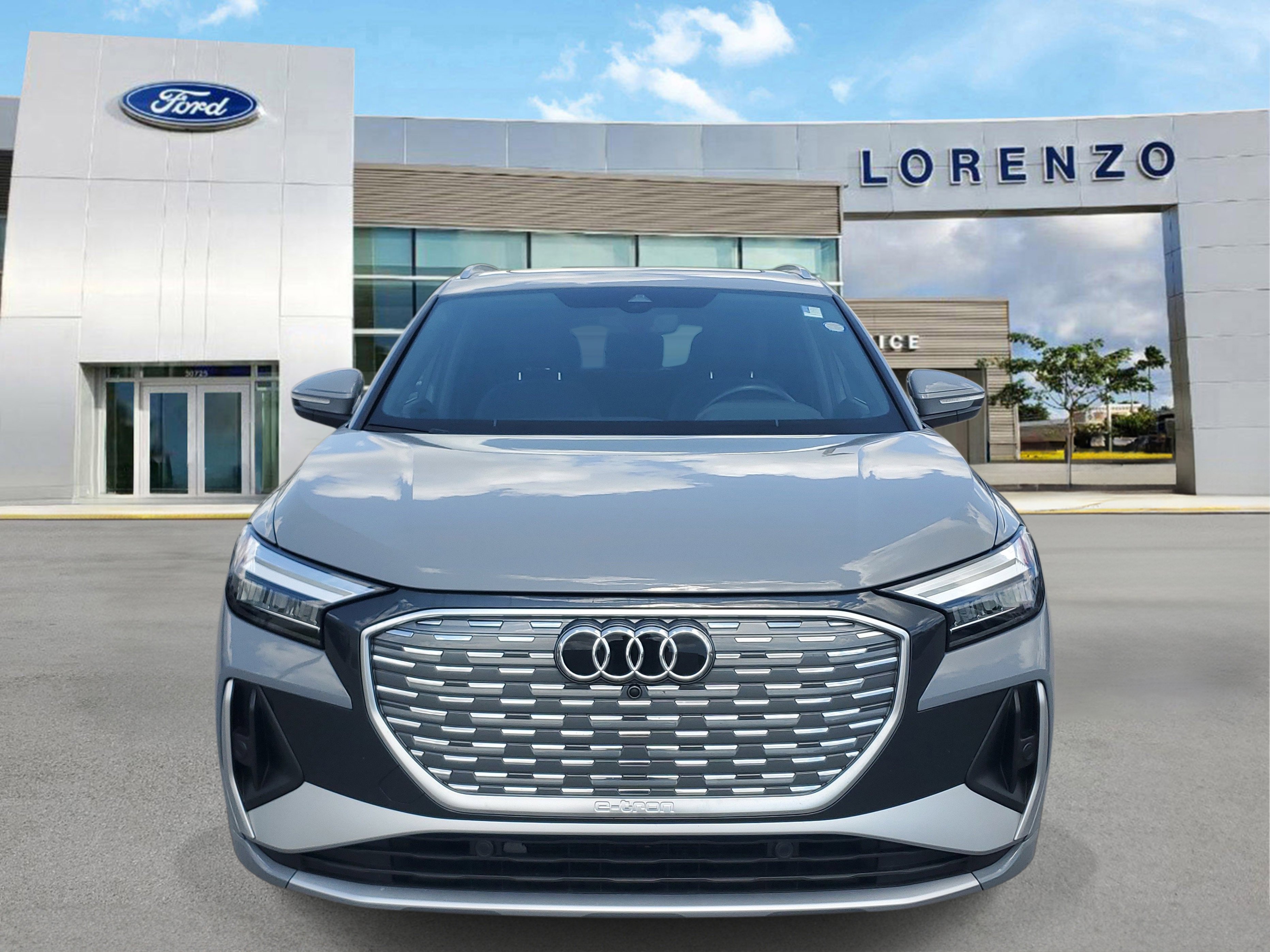 Used 2024 Audi Q4 e-tron Premium Plus w/ Premium Plus AWD/4WD image 2