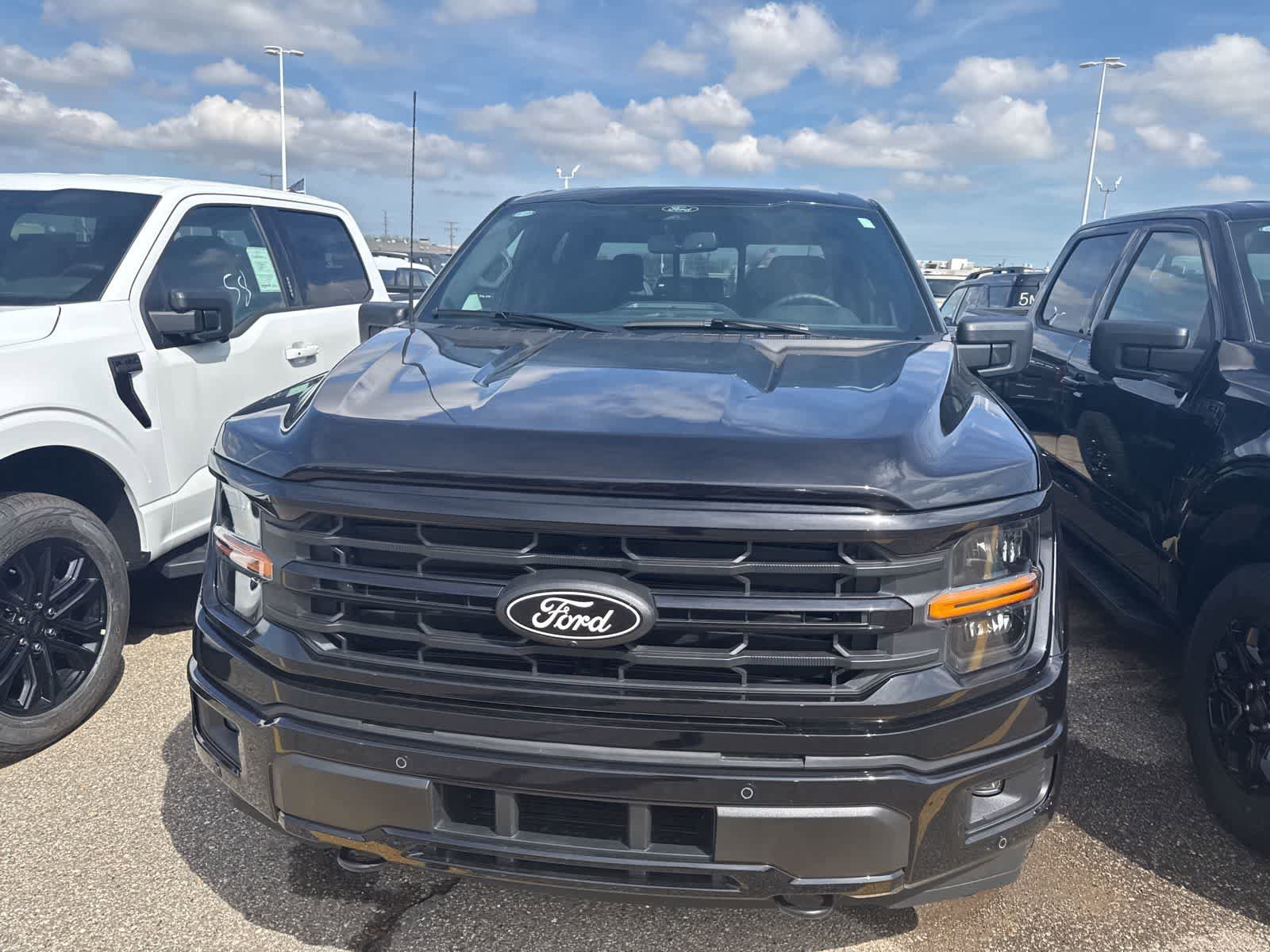 New 2026 Ford F150 XLT w/ Equipment Group 302A MID AWD/4WD image 4