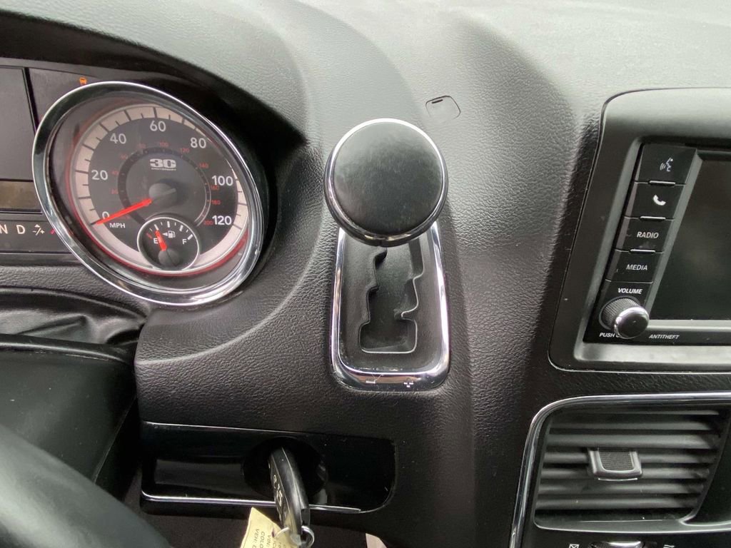 Used 2014 Dodge Grand Caravan SXT image 22
