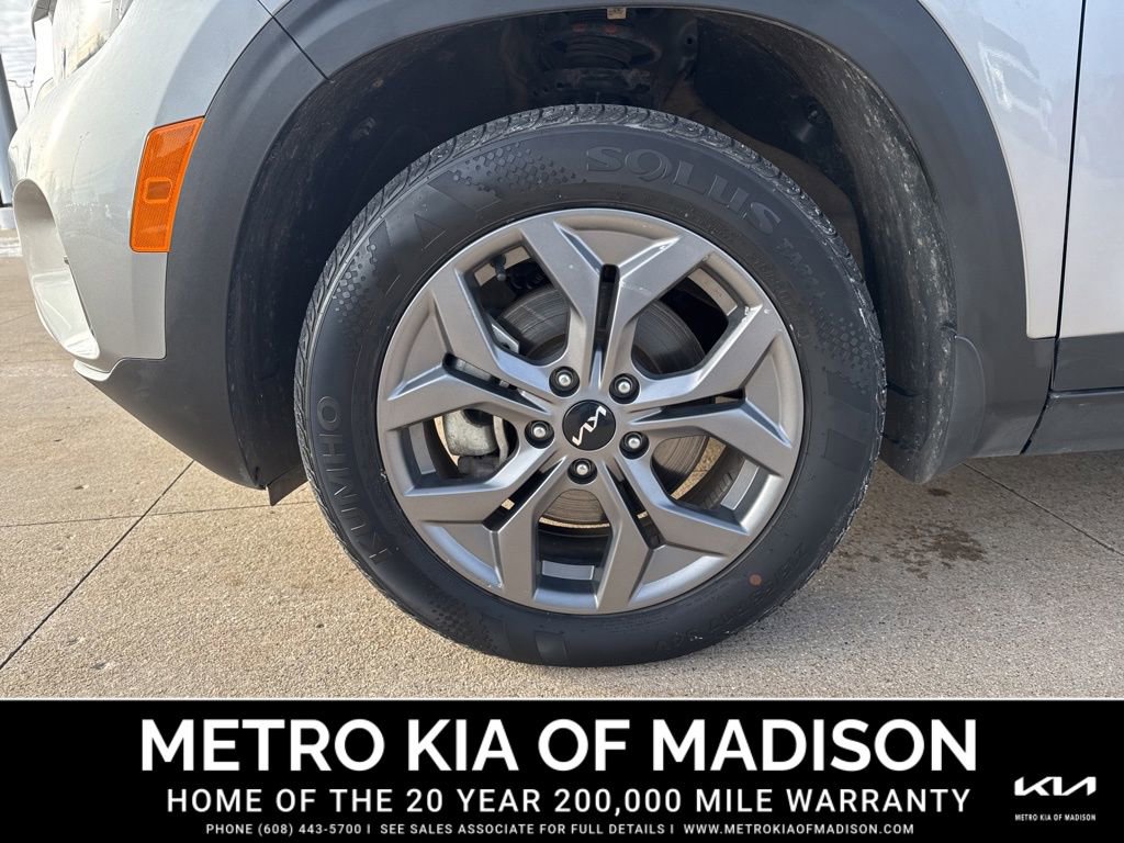 Used 2025 Kia Seltos LX image 10