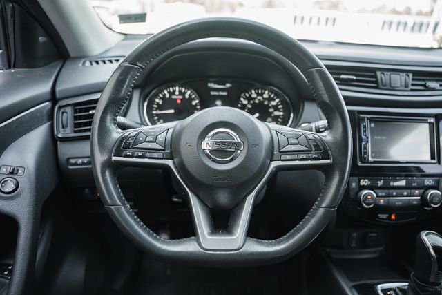 Used 2017 Nissan Rogue SV w/ Midnight Edition Package AWD/4WD image 33