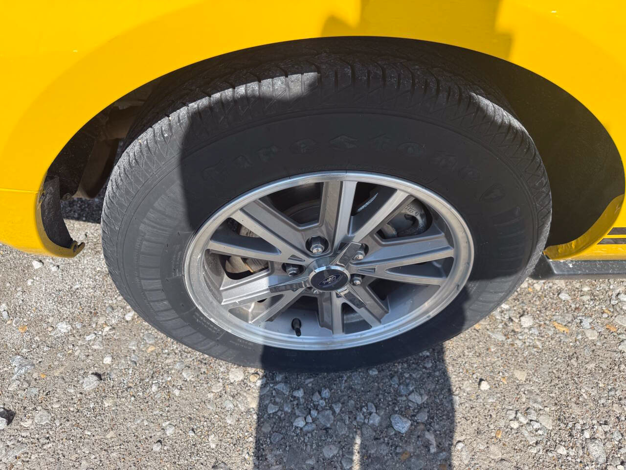 Used 2005 Ford Mustang Premium RWD image 13