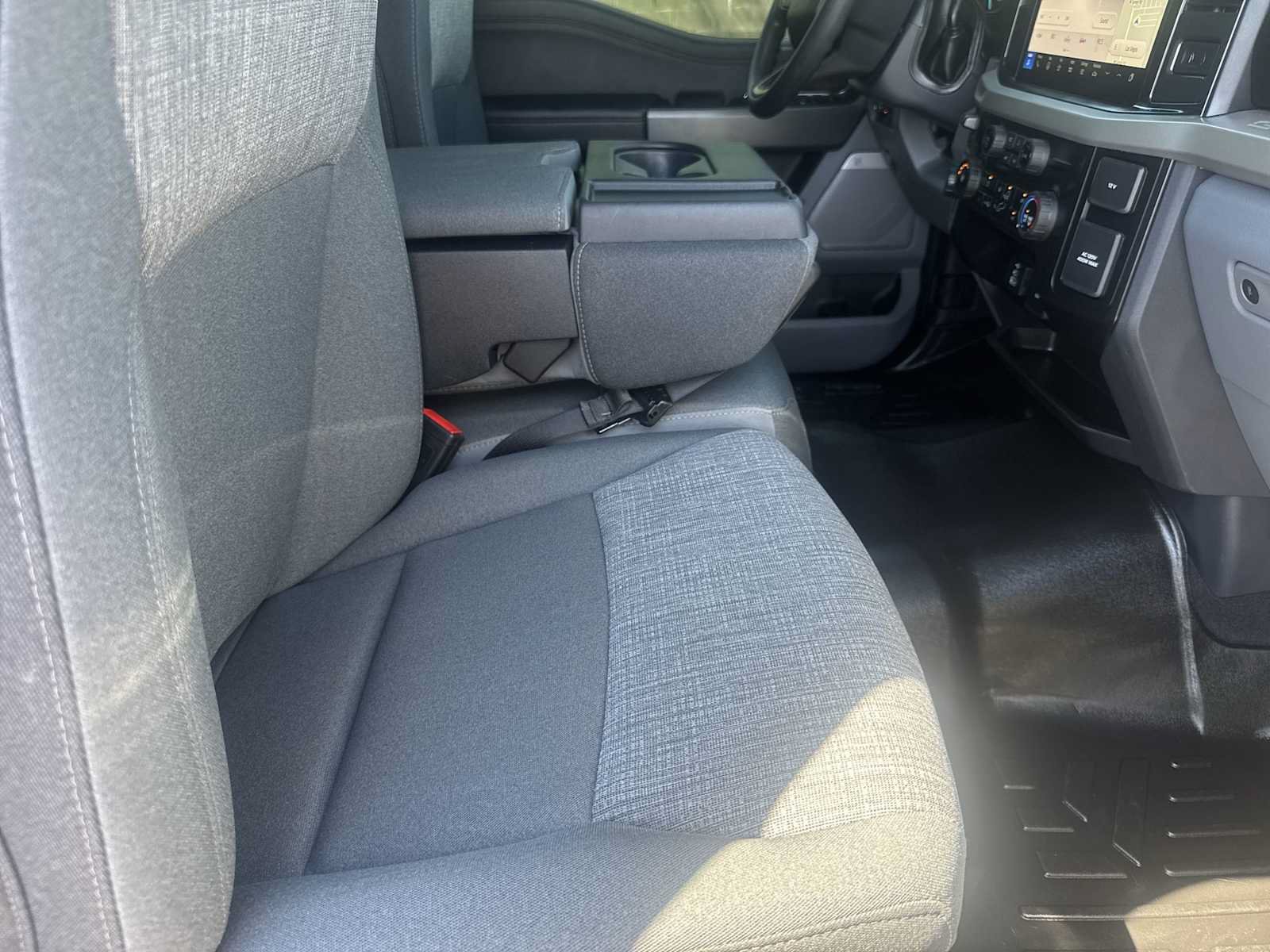 Used 2025 Ford F350 XLT w/ Black Appearance Package AWD/4WD image 18
