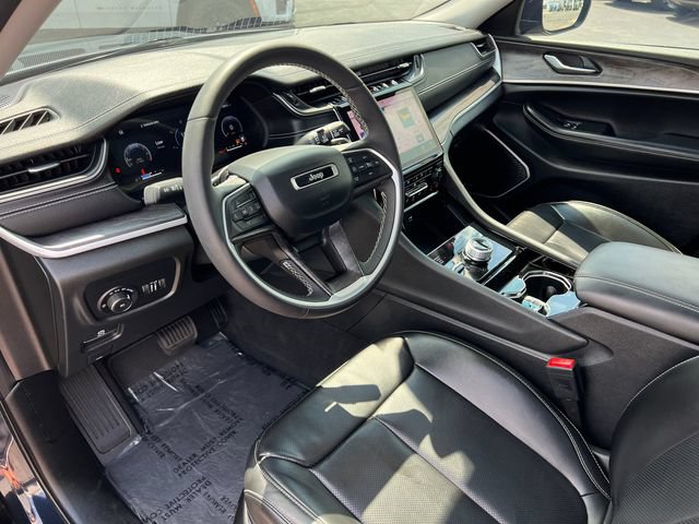 Used 2023 Jeep Grand Cherokee L Limited w/ Luxury Tech Group II AWD/4WD image 28