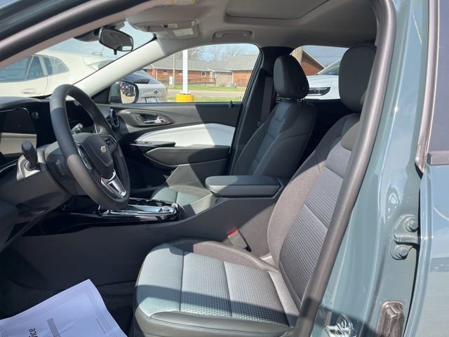 New 2026 Chevrolet Trax LT w/ Sunroof Package FWD image 11