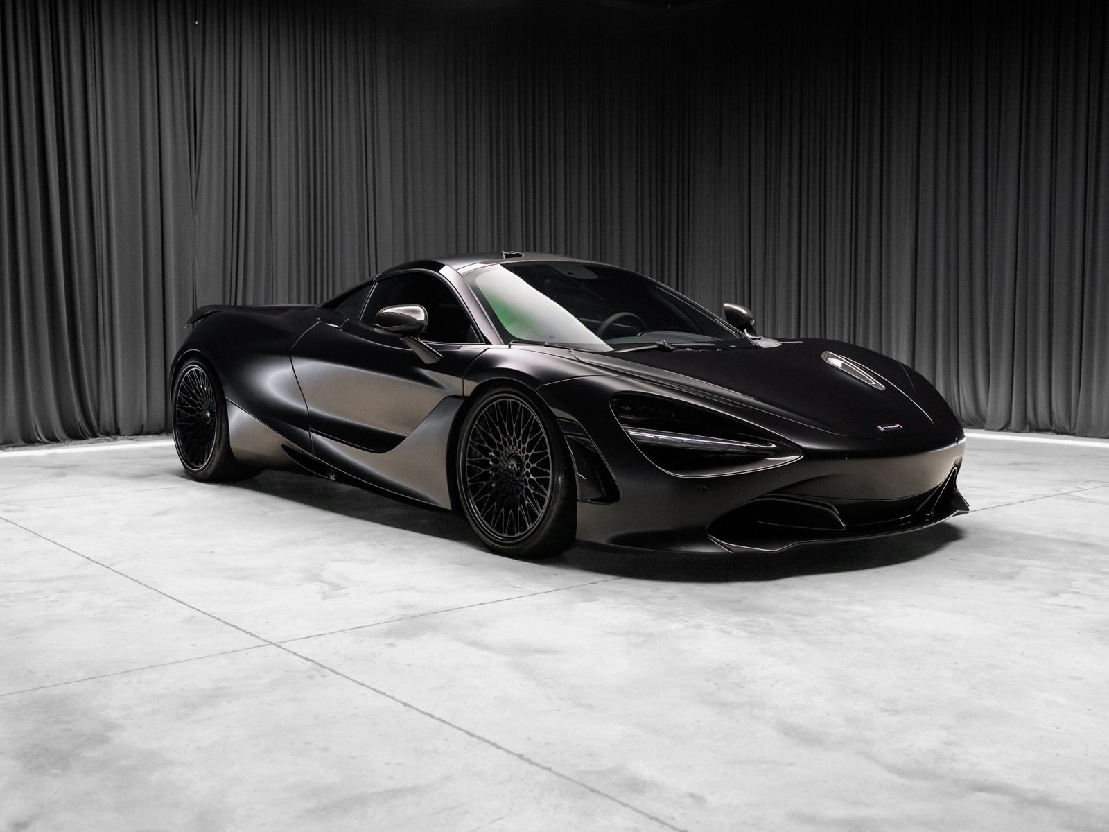 Used 2018 McLaren 720S RWD image 19