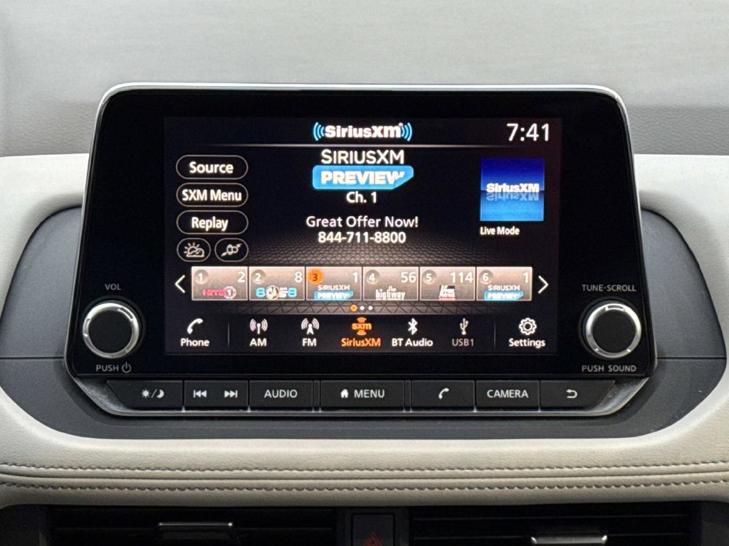 Used 2023 Nissan Rogue SV AWD/4WD image 14
