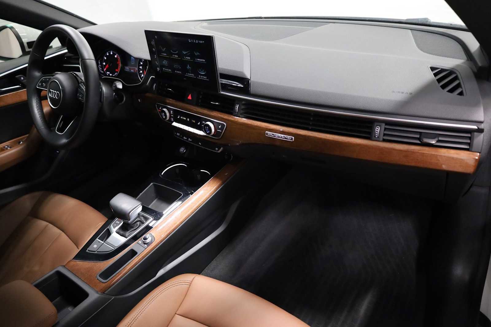 Used 2022 Audi A5 2.0T Premium image 6