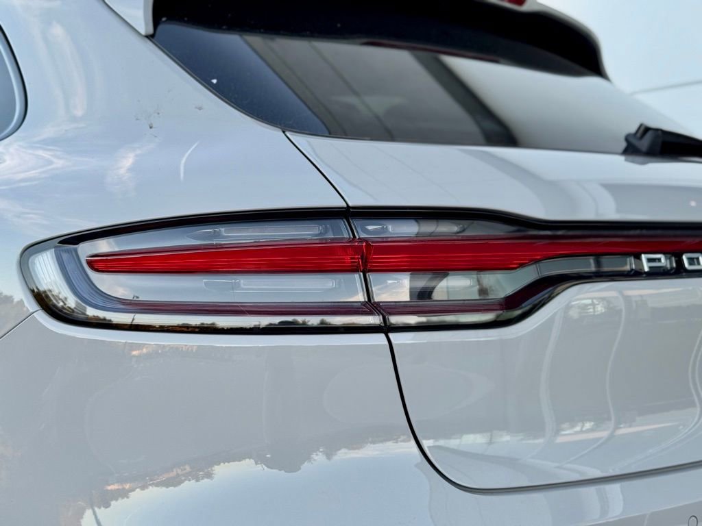 New 2026 Porsche Macan image 18