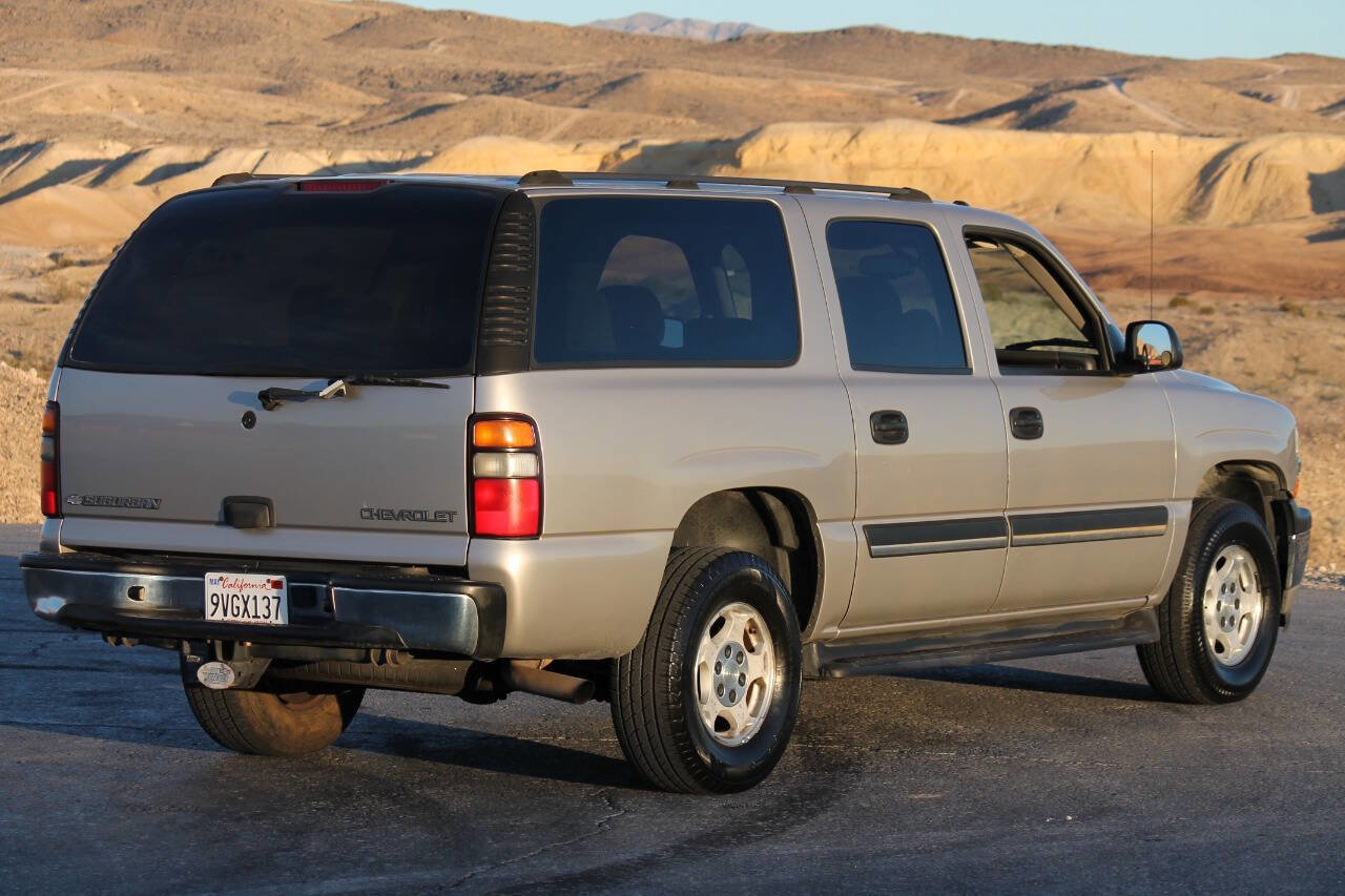 Used 2005 Chevrolet Suburban LS image 8
