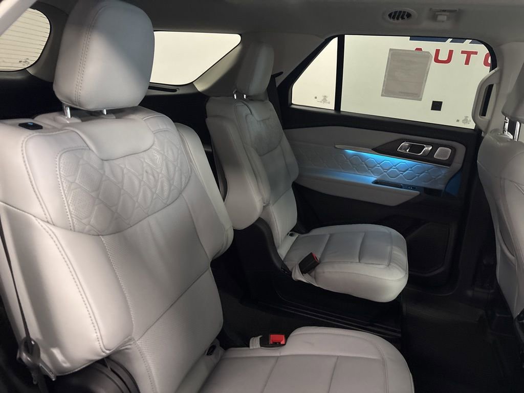 New 2026 Ford Explorer Platinum image 32