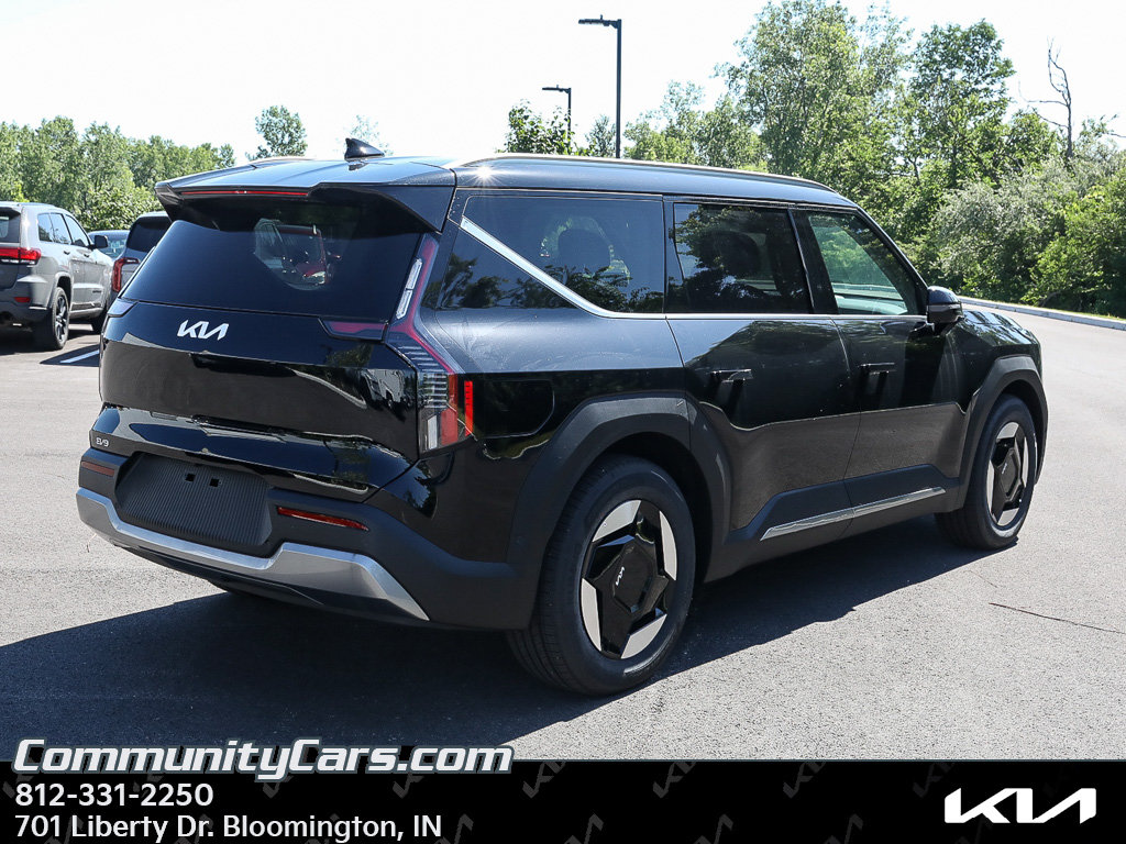New 2026 Kia EV9 Wind AWD/4WD image 8