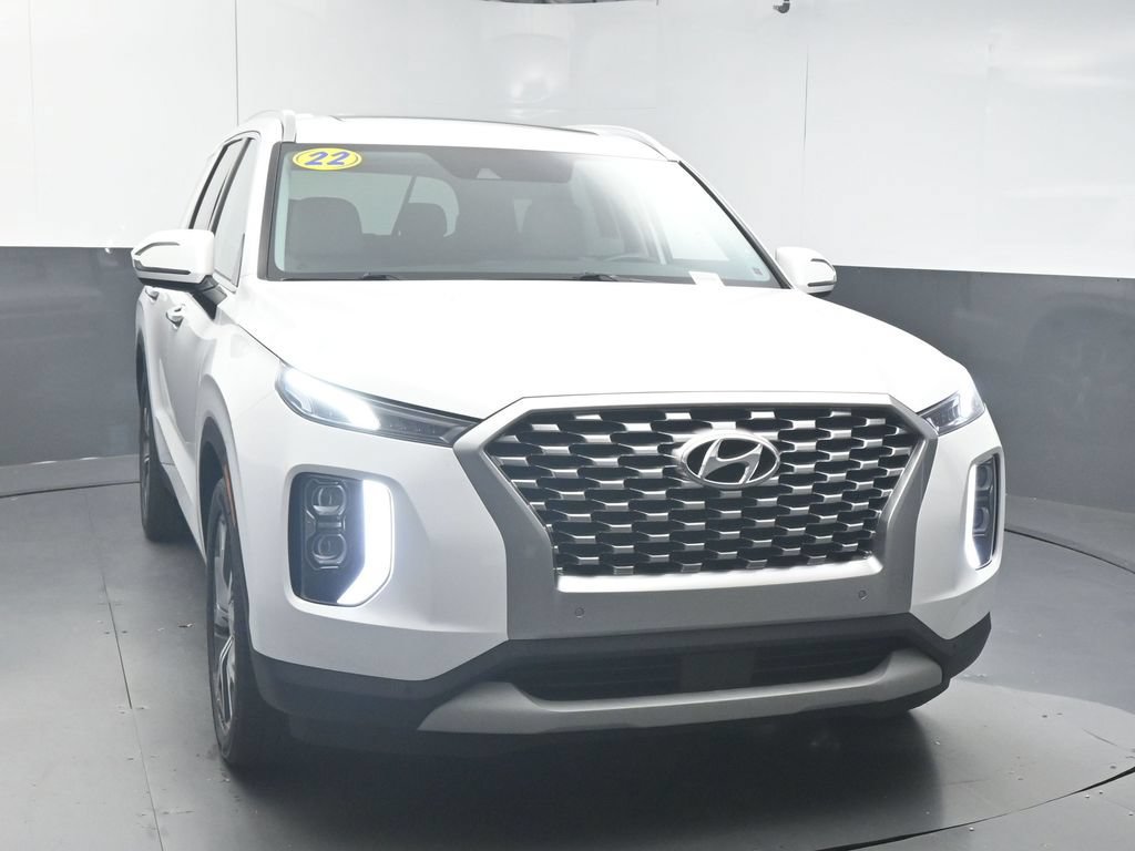 Used 2022 Hyundai Palisade SEL w/ Premium Package FWD image 2