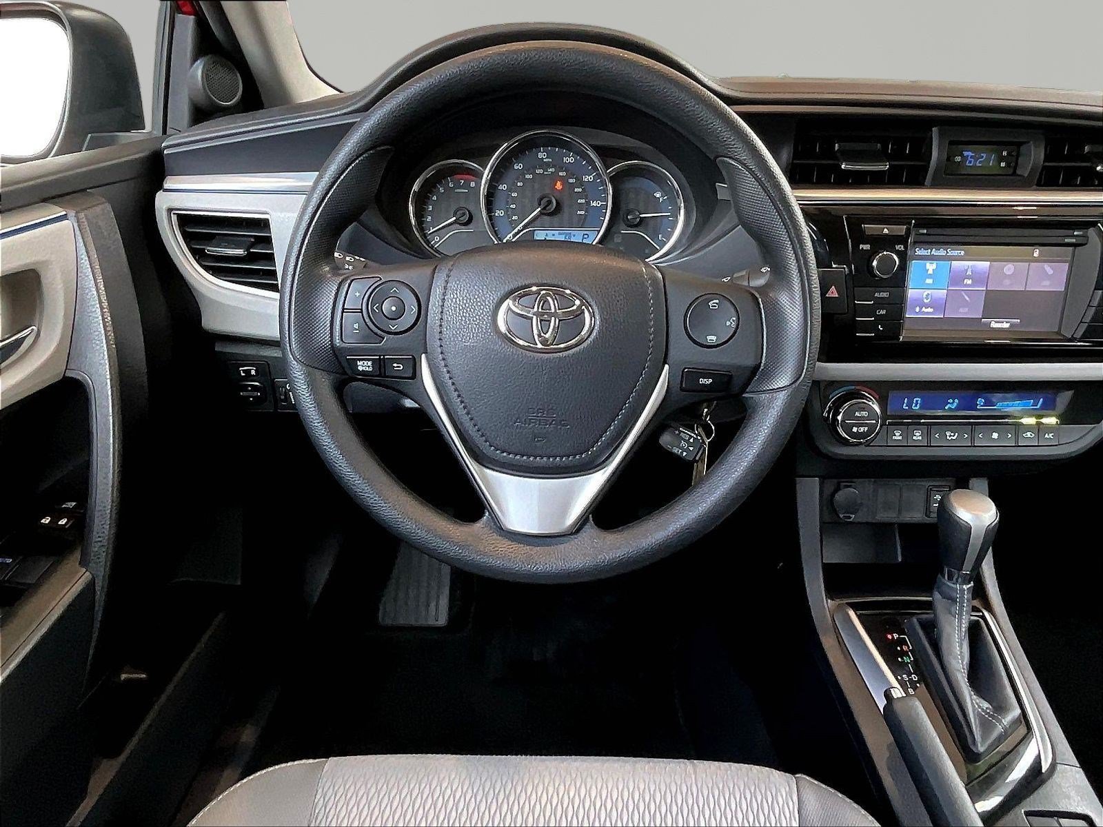 Used 2015 Toyota Corolla LE FWD image 8