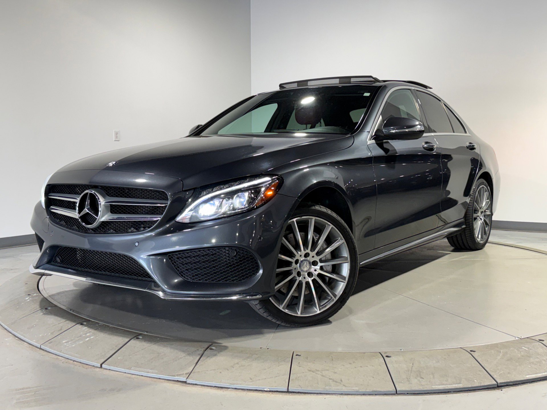 Used 2015 Mercedes-Benz C 400 4MATIC image 1